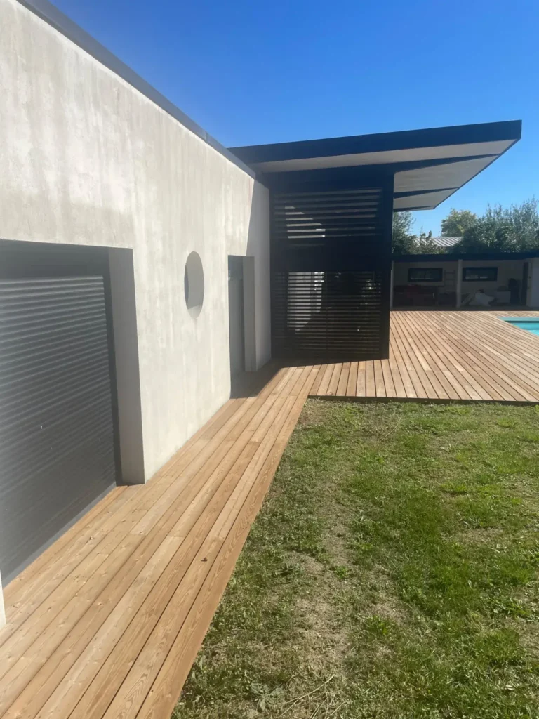 Terrasse en bois installée à Toulouse